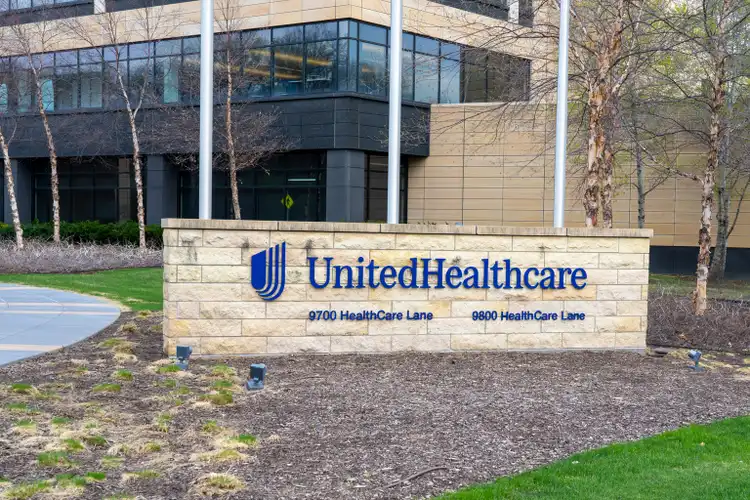 50%暴跌背后的价值洼地：联合健康（UnitedHealth）短期阵痛是否孕育长期机遇？