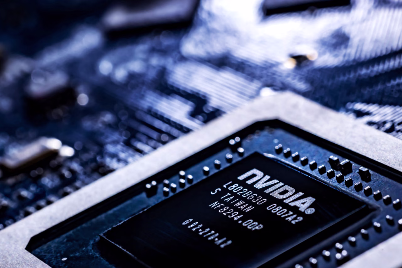 Nvidia称王不易，Amazon追赶有术：AI芯片赛道上的“隐形赢家”